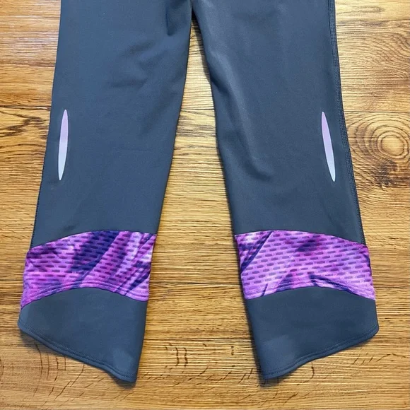 NWOT Under Armour réflective capris size x small - Picture 8 of 8